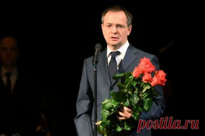 Владимир Мединский сравнил Юрия Соломина со скалой. Помощник президента РФ напомнил, что где надо Соломин мог проявить удивительную твердость.