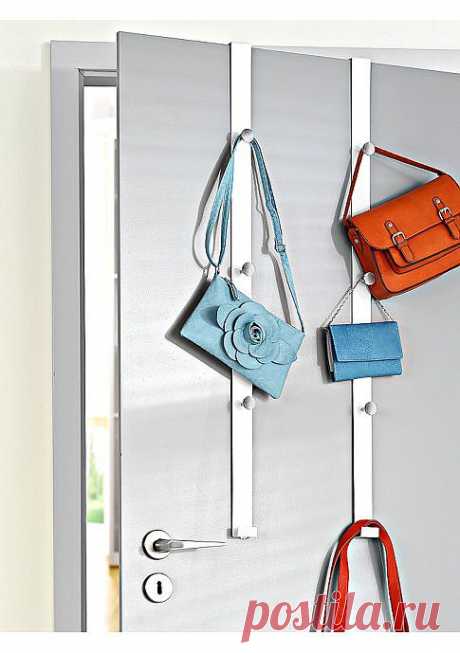 Вешалка на дверь, 2 штуки. 3 хромированных крючка. Просто повесьте на дверь! Размер каждой вешалки ок. 93х4х5,4 см.

Материал: сталь с белым напылением