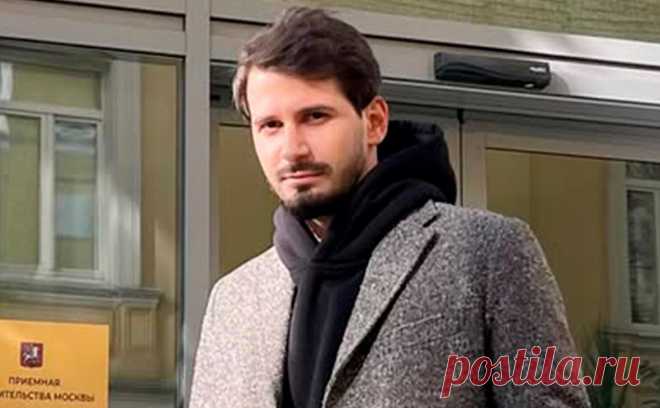 Экс-глава штаба Надеждина сообщил, что его лишили российского гражданства. Кисиев отметил, что получил российский паспорт как крымчанин в 2014-м. Решение о лишении гражданства он назвал «политическим». В заключении ФСБ говорится, что его действия «негативно влияют на социальную стабильность в обществе»