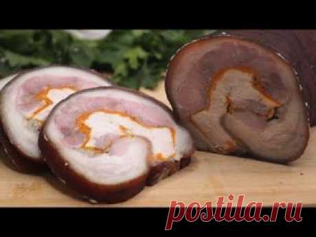 Рулет из свиной рульки с куриной грудкой и морковью. Получается очень аппетитный, ароматный, сочный. Так как Рулька стоит не дорого, он еще и бюджетный. Вкус...