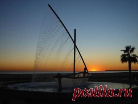 Необычный фонтан в Испании (12 фото)