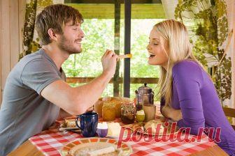 10 золотых правил диеты мечты Все мы великие теоретики, когда речь идет о похудении — с удовольствием даем советы про рацион и диеты, прекрасно знаем, что, с чем и когда есть… Но когда дело доходит до практики, всё магическим обра...