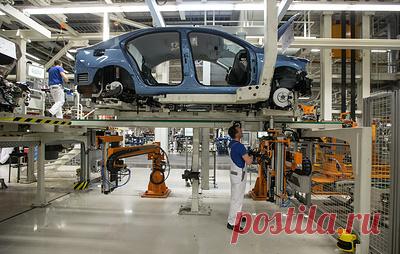 Суд прекратил производство по жалобе ГАЗ на отказ в аресте активов VW на 28,4 млрд рублей. Горьковский автозавод ранее подал ходатайство об отказе от поданной апелляционной жалобы