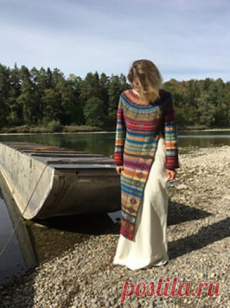 Зимнее свадебное пальто от Meret Buetzberger 
Пример вязки можно увидеть на фестивале швейцарской пряжи 30./31.03.2019 in Glattfelden

