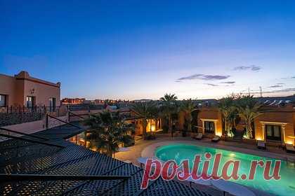 Туриста нашли бездыханным в бассейне роскошного отеля в Африке