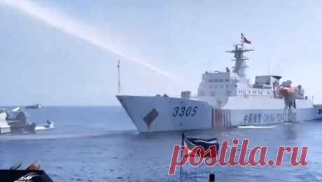 Китайская береговая охрана повредила филиппинские корабли водометами. Береговая охрана КНР вновь применила водометы против кораблей береговой охраны Филиппин в районе отмели Аюнгин в Южно-Китайском море (ЮКМ). Об этом сообщает ТАСС. В публикации отмечается, что инцидент произошел во время доставки ...