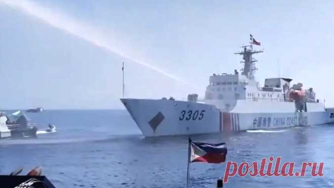 Китайская береговая охрана повредила филиппинские корабли водометами. Береговая охрана КНР вновь применила водометы против кораблей береговой охраны Филиппин в районе отмели Аюнгин в Южно-Китайском море (ЮКМ). Об этом сообщает ТАСС. В публикации отмечается, что инцидент произошел во время доставки ...