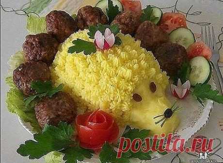 У хорошей хозяйки и пюрешка с котлетками загляденье.