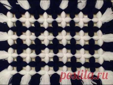 How to make a pom pom blanket : Make a two tone : non pom pom blanket