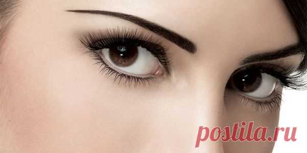 Как выбрать макияж для карих глаз Карие глаза встречаются как у брюнеток, так и у блондинок. Этот цвет сам по себе выразительный и зачастую не нуждается в дополнительной косметике, но женщинам же этого не докажешь. Какой выбрать макияж для карих глаз?