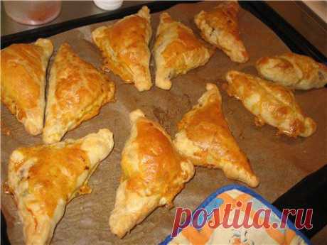 Для ленивых хозяек (быстрые рецепты) Слоенные пирожки с мясом.