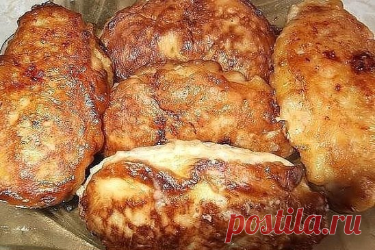 Сочные котлетки «Птичье молоко»
Очень вкусные и оригинальные котлетки.  Даже не верится, что из такого обычного набора ингредиентов получается такая вкуснятина. 
Даже через несколько дней нисколько не теряют во вкусе. Мои домашние оценили, требуют еще!!!
Ингредиенты и способ приготовления смотрите на нашем сайте http://quharka.ru/recipes/100118/sochnye-kotletki-ptiche-moloko.html?t=2005
