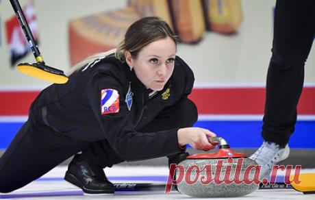 Женская сборная России обыграла шведок в матче чемпионата Европы по керлингу. Россиянки победили со счетом 6:5 в экстра-энде
