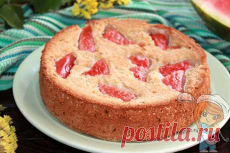 Шарлотка с арбузом: и необычно, и вкусно, и красиво - Пошаговые фото рецепты без дрожжей, без муки, без мяса, без масла, без яиц Шарлотка с арбузом – новый вариант пирога. Приготовление не отнимает время и силы. Продукты найдутся на каждой кухне, а вот результат удивит даже бывалых кулинаров.