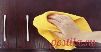 5 быстрых способов очистить кухонные шкафчики от жирного налета Ни для кого не секрет, что уборка кухни самая трудоемкая. Так много поверхностей и так мало времени. Нужно сделать ревизию в холодильнике, вымыть плиту, почистить духовку, оттереть пятна...