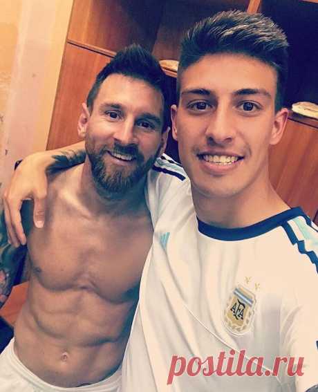 FC Zenit in English on Twitter “"With a little help from my friend!" 🇦🇷➡️🇷🇺🏆2️⃣0️⃣1️⃣8️⃣”
