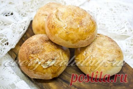 Постные дрожжевые булочки с корицей и курагой, рецепт