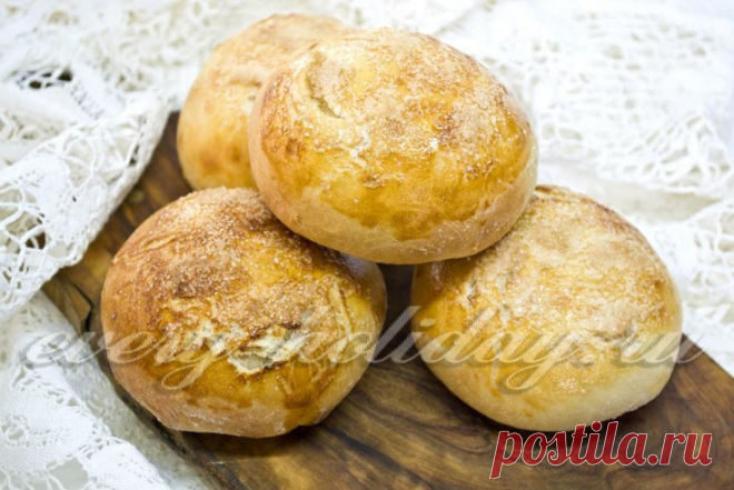 Постные дрожжевые булочки с корицей и курагой, рецепт