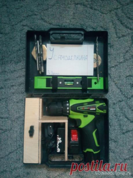 Ящик для шуруповерта и основных инструментов из старой автомобильной аптечки