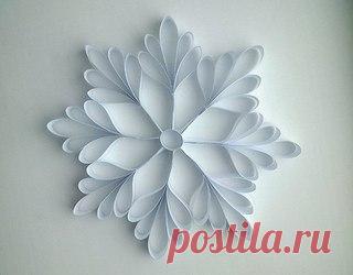 Объёмная снежинка из бумаги