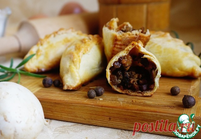 Кибинай с курицей и грибами – кулинарный рецепт