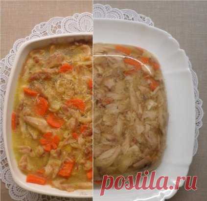 Куриный сальтисон с морковью в мультиварке! Мультиварка и простые рецепты для мультиварки
Состав:
Перец черный (горошком, несколько штук)
Перец душистый (несколько штук)
Соль — 1,5 ч. л.
Вода — 400 мл
Морковь (средняя) — 1 шт
Лук репчатый — 2 шт
Курица (примерно 1-1,5 кг) — 1 шт
Лист лавровый — 3 шт
Желатин — 25 г
Приготовление:
Курицу помыть, порубить на небольшие кусочки, сложить в чашу мультиварки, добавить лук прям с шелухой, влить воду, засыпать соль, перец душистый, перец черный-горошек,