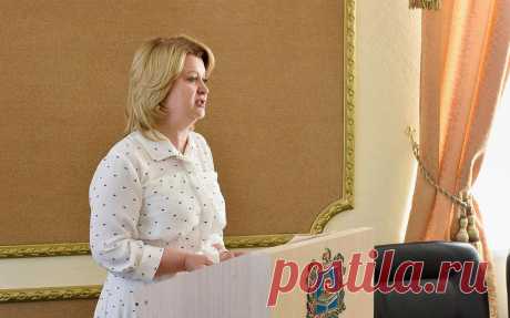 Суд арестовал квартиры и машины двух экс-замгубернатора Брянской области. Егорова и Кулешова были задержаны в марте прошлого года по подозрению в получении взятки в размере 4,4 млн руб. за поставки компьютеров в образовательные учреждения. Суд арестовал квартиры, участки и машины женщин