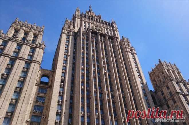 В МИД заявили, что другие страны реагировали бы на угрозы Украины жестче РФ. По словам Алексея Полищука, данные угрозы были искусственно сконструированы США и их сателлитами.
