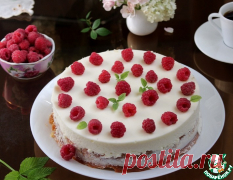 Пирог с малиной и сметанным кремом