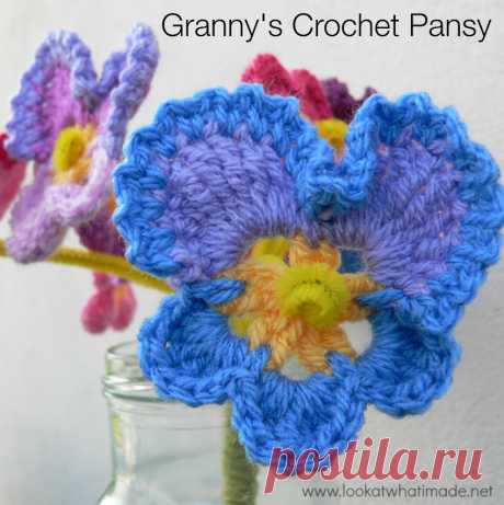 Granny's Crochet Pansy – Look At What I Made This crochet pansy pattern has been adapted from one of my great-granny's crochet pieces. It holds great nostalgic meaning for me.