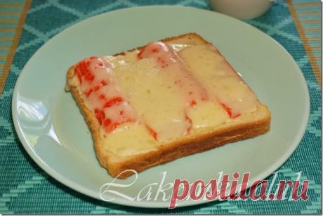 Горячие бутерброды с крабовыми палочками и сыром - lakomka.club