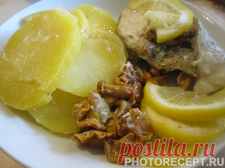 Запечённый в фольге минтай с картофелем и грибами - рецепт с фото пошагово