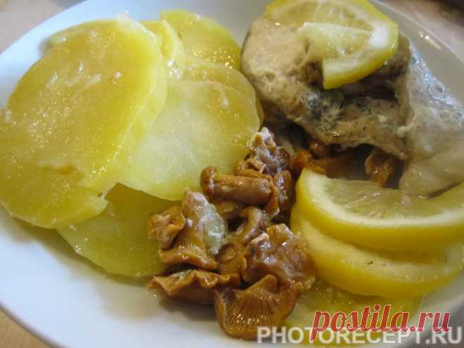 Запечённый в фольге минтай с картофелем и грибами - рецепт с фото пошагово