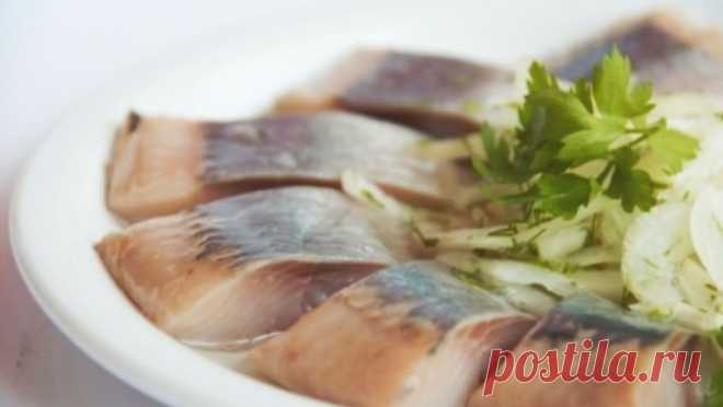 Хотите солененького? Мы нашли классный способ получить Омега-3 и вкусовое наслаждение: Селедочка домашнего посола 

Даже детки едят с удовольствием! Вкус нежный нежный!



 

Ингредиенты:На 2 рыбки:-250 мл воды кипяченой прохладной воды-гвоздика 3 шт-кориандр зерна 0,5 ч л-соль 1,5-2 ч л-сахар 0,5 ч л-лавр лист 2…