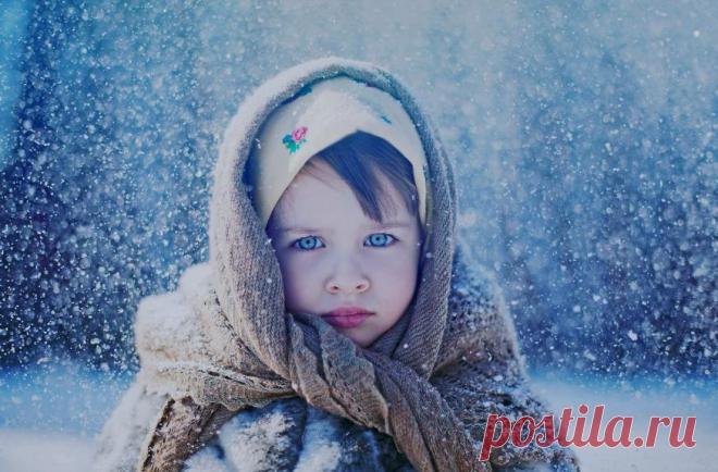 Лесник услышал в лесу детский плач и нашел замерзающую девочку. Забрав её домой, утром лесник все выяснил и решил не отдавать её
Всем приветики! На днях я услышала историю про лесника, который следит за несколькими километрами леса вокруг нашего садового товарищества. В середине весны, когда погода на улице еще оставалась холодной, Антон Егорович, как обычно, проживал в своем доме. В очередной...
Читай пост далее на сайте. Жми ⏫ссылку выше