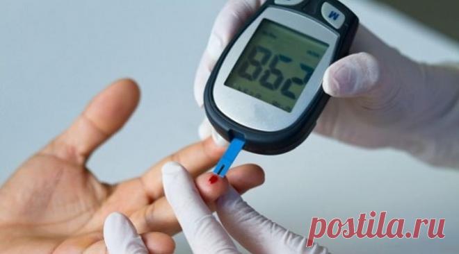 Как контролировать уровень сахара в крови естественным способом (без лекарств) - Журнал для женщин Вы должны это знать! Число людей с диабетом быстро растет и направляется к 500 миллионам, что делает его мировой эпидемией. Существует два типа диабета: I тип: Вызван проблемами с иммунной системой, поэтому его нельзя предотвратить или излечить. Поскольку у большинства людей, которые от него страдают, есть родственник с этим заболевание, врачи предполагают, что это может […]