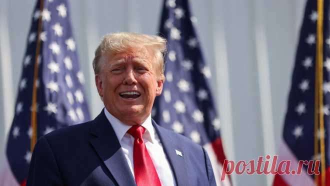 С Трампа сняли судебный запрет на высказывания. Федеральный апелляционный суд США временно снял с экс-президента Дональда Трампа запрет публично высказываться против участников судебного процесса по его делу. Об этом сообщает Associated Press (AP). "Решение апелляционного суда ...