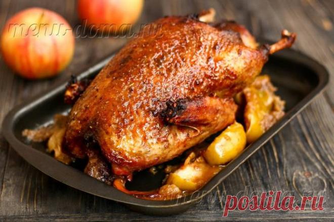 Утка с яблоками в духовке: пошаговый рецепт с фото