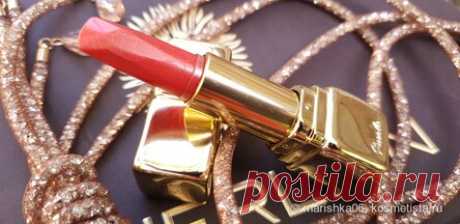 Коралловый Циркон - Guerlain KissKiss Diamond Lipstick Satin Finish 545 Coral Zircon Презрев все форс-мажоры непростого года, к нам спешит солнечное лето с сарафанами, босоножками, бронзерами и конечно же, кораллами! И сегодня хочу показать переливающийся искрами в лучах света драгоценный камень – Guerlain KissKiss Diamond Lipstick Satin Finish 545 Coral Zircon. Помады KissKiss Diamond Lipstick Satin Finish вышли осенью в рамках коллекции Guerlain KissKiss Makeup Collectio...