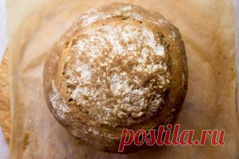 Деревенский хлеб на кефире Попробовала я приготовить хлеб на закваске, да еще и на кефире. Результат меня очень порадовал. Этот хлеб получился пушистым, пахучим, и долго сохраняющим свежесть. Всего выйдет:                            2 каравая Время…