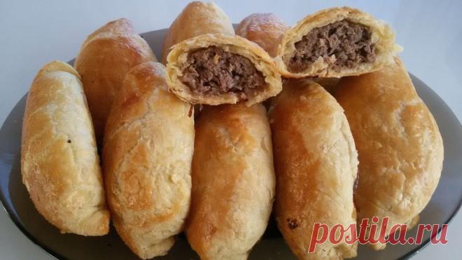 Пирожки из слоёного теста с мясом и капустой - Простые рецепты Овкусе.ру