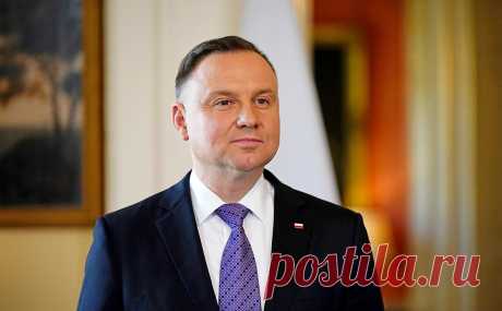 Дуда объяснил свои слова об исторической принадлежности Крыма России. Дуда объяснил сказанные в ходе интервью слова о том, что Крым большую часть истории принадлежал России, тем, что рассматривал беседу как «спокойный, непринужденный разговор» и относился к ней не слишком серьезно