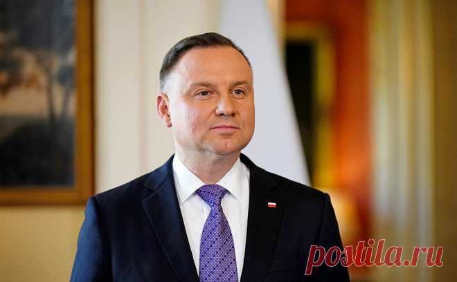 Дуда объяснил свои слова об исторической принадлежности Крыма России. Дуда объяснил сказанные в ходе интервью слова о том, что Крым большую часть истории принадлежал России, тем, что рассматривал беседу как «спокойный, непринужденный разговор» и относился к ней не слишком серьезно