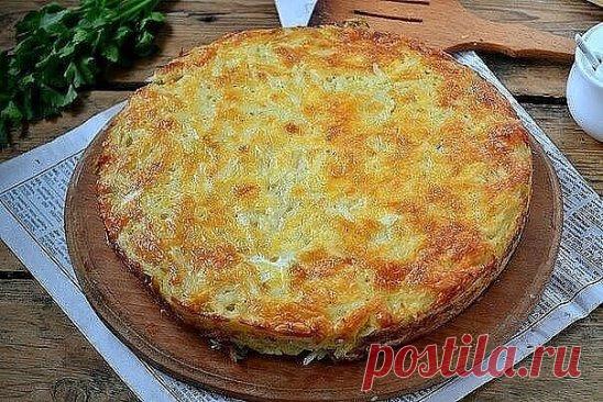 ...
Запеканка из тертого картофеля с сыром и чесноком
6 средних картофелин
2 яйца
2 зубчика чеснока
3-4 ст. ложки майонеза
100 г сыра
1 ст. ложка сушеного укропа (или другой зелени, которая вам по душе)
соль, перец – по вкусу
*Все ингредиенты я обычно кладу «на глаз», и конечно же, большой строгости в пропорциях тут быть не может. Всё зависит от вкусов вашей семьи и может варьироваться.
Сложность: низкая.
Время приготовления: 30 минут на подготовку плюс 40 минут на запекание.
Сыр натираем