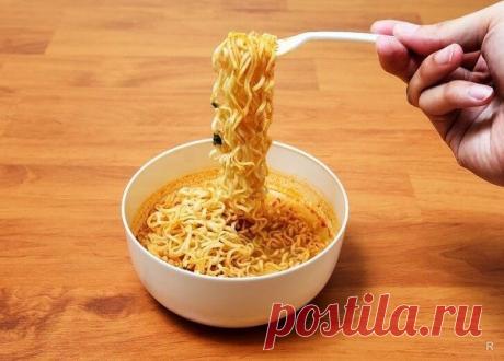 Почему лапша быстрого приготовления является вредной для организма — Женская страничка