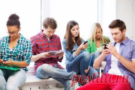 iPhone МЕШАЕТ СТУДЕНТАМ УЧИТЬСЯ, ДОКАЗАЛ ЭКСПЕРИМЕНТ | TECHNOLOGY - познавательный журнал