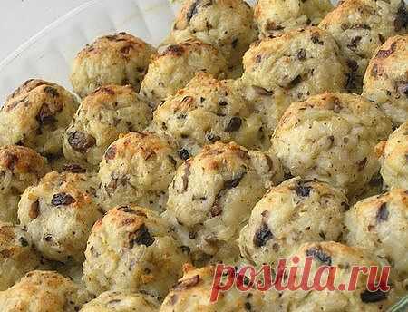 "Картофельные тефтельки под грибным соусом"