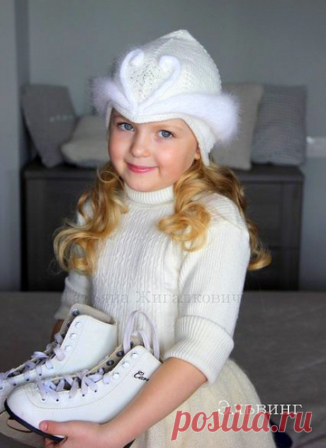 Вязаная шапочка для девочки спицами. Описание