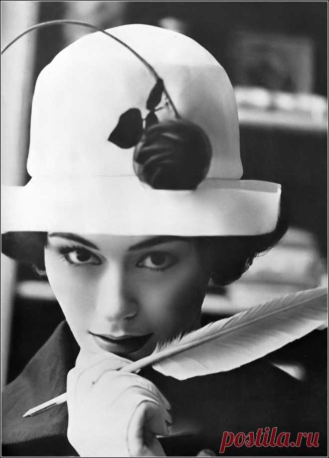Anne Gunning is wearing a white organdy hat, brimmed and s… | Flickr