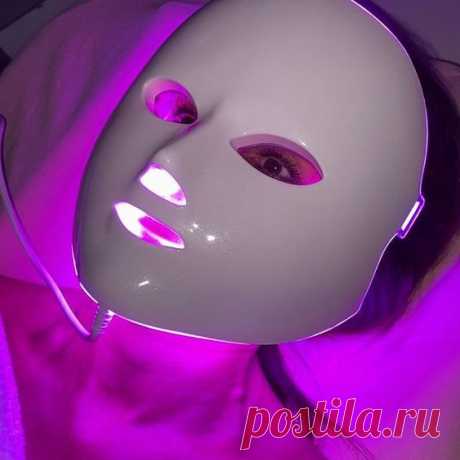 Led маска для лица – новейший способ омоложения и лечения кожи. Благодаря современным технологиям светолечения или Led-терапии стало возможным восстановить ткани без повреждений.